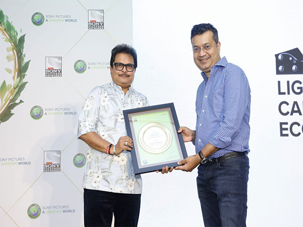 Asit Kumarr Modi, Founder, Neela Film Productions receives the Sony S3 Honour Award for commitment to eco-friendly and safe production practices on TMKOC