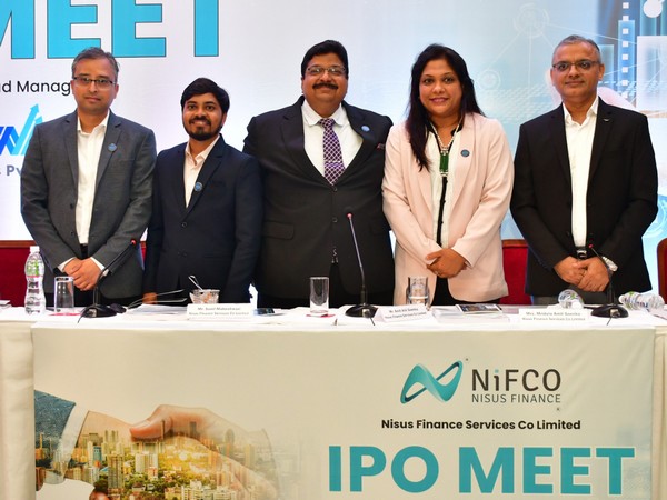 ( L to R): Avadhoot Sarwate, Sunil Maheshwari, Amit Anil Goenka, Mridula Amit Goenka From Nisus Finance Services and Nikhil Shah from Beeline Capital Advisors