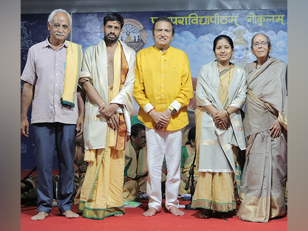 From Left to Right: Dr Y Krishnamurthy, Vishnu Sharma, Dr. Dinesh Shahra, Nagratnam Sharma and Meera Rajda