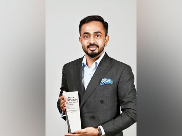 Vijay Murugesh Nirani honoured as NDTV Indian of the Year 2024 for Energy Transition