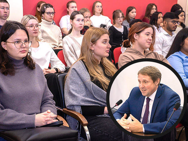 Mikhail Shvetsov, Rector of Mari State University, presents an insightful lecture on Indo-Russian Relations to foreign and international students.