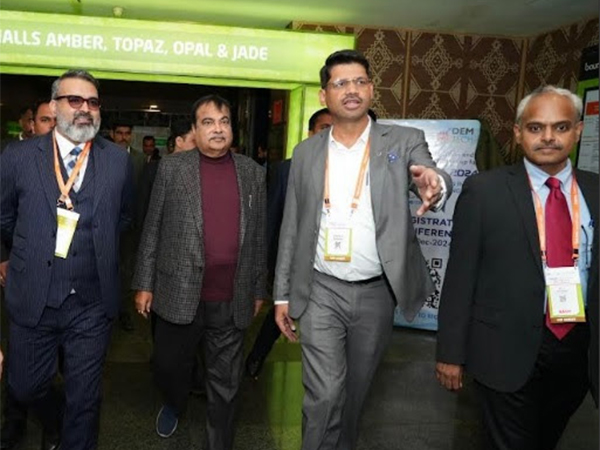 Bhupinder Singh, CEO, MMI, Nitin Gadkari, Minister for Road Transport and Highways (GOI), Dimitrov Krishnan, V. Vivekanand at the recently concluded bauma CONEXPO