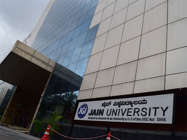 Unlock Global Careers with BCom Honours in Business Analytics and FinTech at JAIN (Deemed-to-be University)