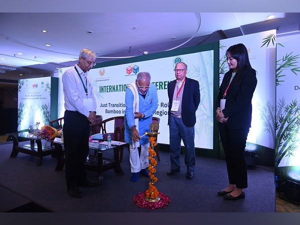 Inaugural Conference on the Role of Bamboo - Leaders like Pasha Patel, Ajay Shankar (Chairman, FMC), Mukesh Gulati (Executive Director, FMC), Rinzi Prem, Assistant Director, SDF