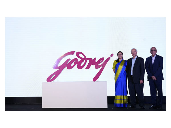 Jamshyd Godrej, Nyrika Holkar and Anil Verma unveiling the new Godrej Enterprises Group logo