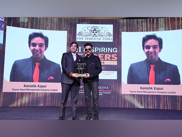 Kanishk Kapur, Whole-Time Director and Chief Investment Officer at Taurus, felicitated by Anil Kapoor at The ET Inspiring Leaders event in New Delhi