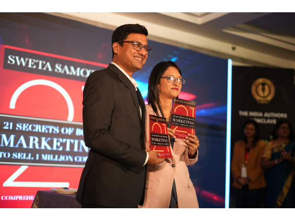 Sweta Samota & Manish Samota at India Authors Conclave 2024.