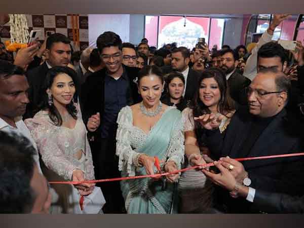 Bollywood diva Malaika Arora launching New Surya Saree Showroom at Omaxe Chowk 