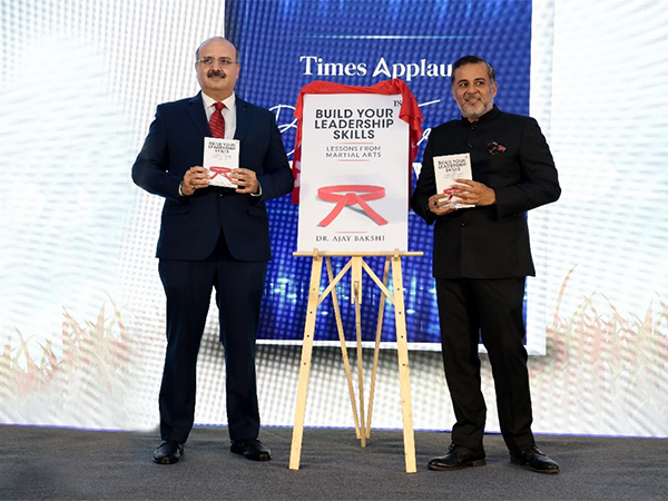 Dr. Ajay Bakshi's Book 'Build Your Leadership Skills' Launched by Chetan Bhagat at Book Turner Gala Event