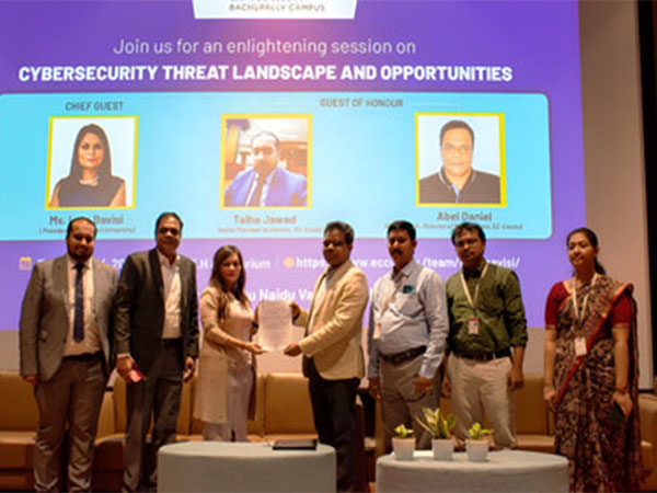 Lata Bavisi & Dr. L. Koteshwar Rao signing the MoU