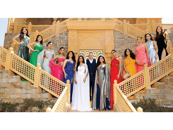 Miki Kedem, CEO, Huliot India Pipes with Miss India Models