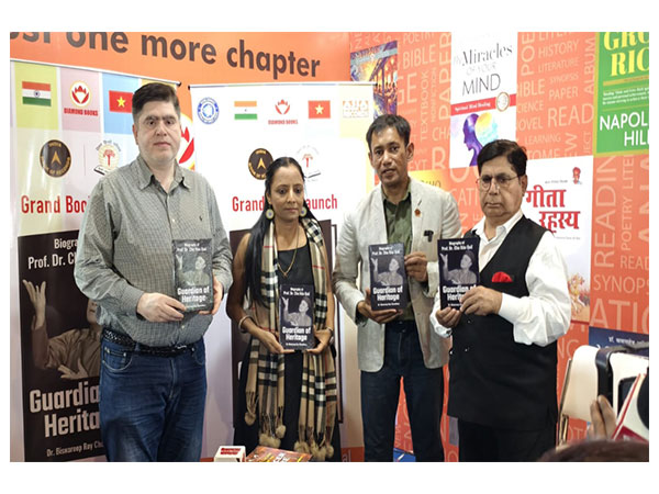 From Left- Ankur Verma, Director, Diamond Books, Dr Namita Gupta, Dr Biswaroop Roy Chowdhury and Narender Kumar Verma, Chairman, Diamond Books at World Book Fair on Feb 8, 2025