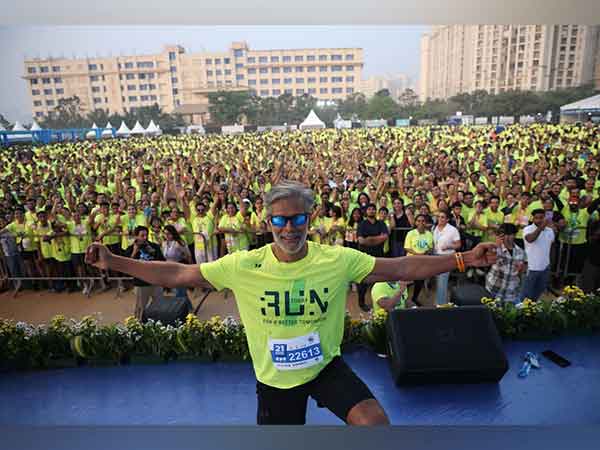 Over 14000 run the 11th edition of Hiranandani Thane Half Marathon with fitness icon, Milind Soman