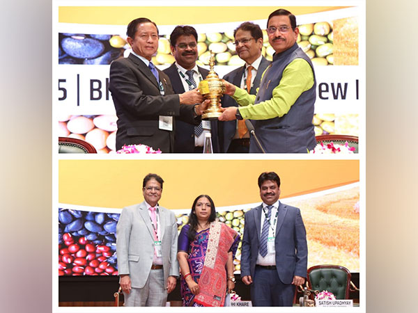 Prahlad Joshi inaugurates the seventh edition of The Pulses Conclave 2025 by IPGA at Bharat Mandapam, New Delhi