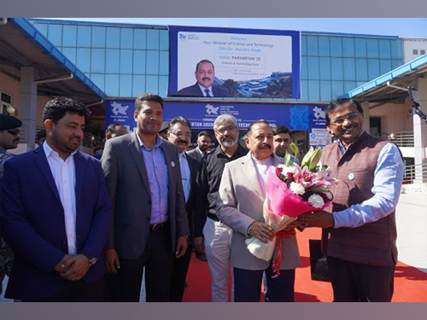 R to L - Prof. Manoj Singh Gaur, Dr. Jitendra Singh, Dr. Shanmugadas, Dr. Vinay Sharma. Behind, in the middle - Dr. Sameer & Dr. Anurag Misra