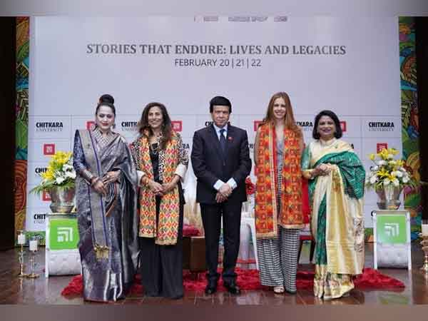 Actress Kalki Koechlin & author Shobhaa De at Chitkara Lit Fest along with Dr. Ashok K Chitkara (Chancellor), Dr. Madhu Chitkara (Pro-Chancellor) & Dr. Niyati Chitkara (VP, CIS)