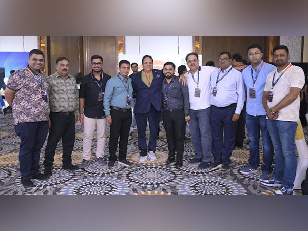 H.K. Agarwal, Chairman of Campus Activewear Ltd. with distributors at Shoecase 2025