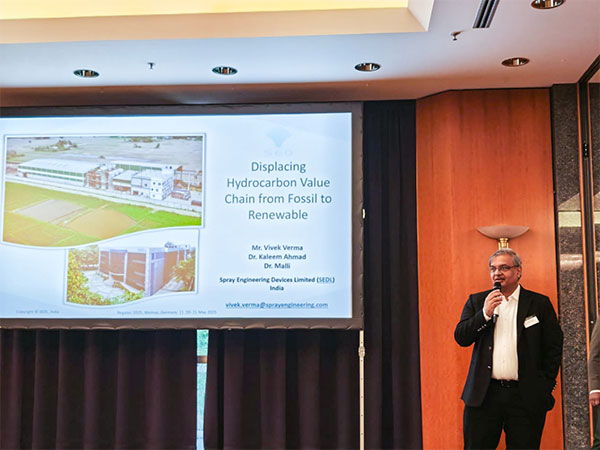 Mr. Vivek Verma presenting SEDL's groundbreaking MVR-based renewable energy model at RegaTec 2025.