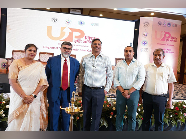 The key dignitaries graced the occasion are Principal Secretary, MSME & Export Dept. Shri. Alok Kumar and Shri Raj Kamal Yadav, Managing Director, Uttar Pradesh Small Industries Corporation