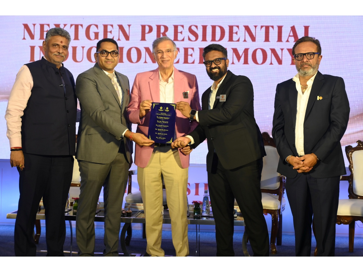 Vikas Jain appointed new President NAREDCO Maharashtra NextGen at Presidential Induction Ceremony.  Also present were Rajan Bandelkar, Niranjan Hiranandani, Ridham Gada and Prashant Sharma