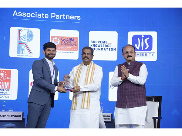 Digraj Singh Rajput Awarded "Emerging Educator of Digital Bharat" by Union Education Minister Dharmendra Pradhan at ABP SmartEd Conclave