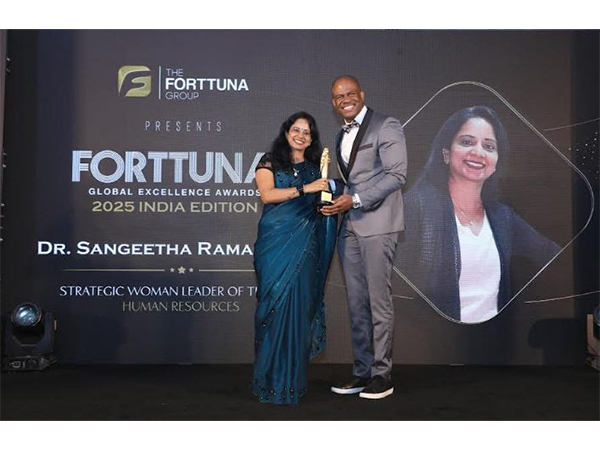 Dr. Sangeetha, Group HR - Kirtilals, received the Strategic Woman Leader of the Year Award at Forttuna Global Excellence Awards 2025 from Dr. Michael Conner, CEO of Agile Evolutionary Group