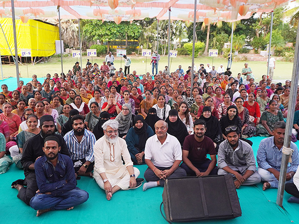 KP Group Chairman & MD Dr. Faruk Patel and PP Savani Group's Mahesh Savani reinforce commitment to philanthropy beyond barriers of religion, caste, or community