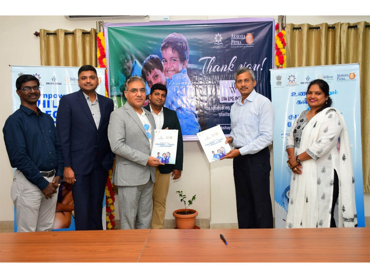 MoU formally signed and exchanged between Capt. Gaurav Bhatia, Director, BW LPG India, and Mr. Balaji Munjurpet, CFO, The Akshaya Patra Foundation