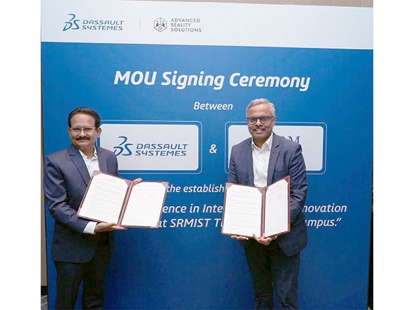 From left to Right: Dr. Shivakumar R., Chairman, SRM Group of Institutions, Chennai Ramapuram and Tiruchirappalli and Deepak NG, MD India, Dassault Systemes