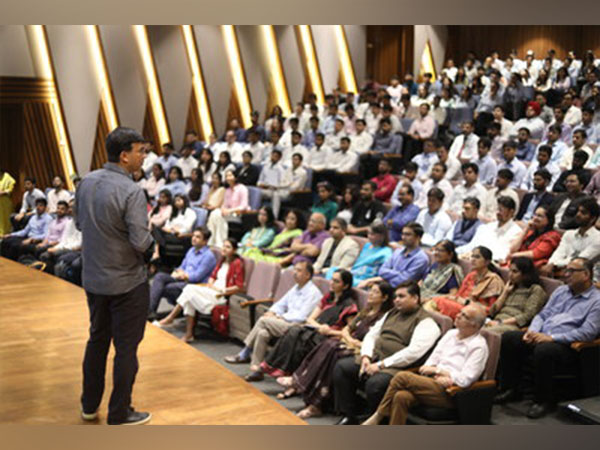 Dean Varun Nagaraj inaugurating PGDM and PGDM (BM) class of 2027