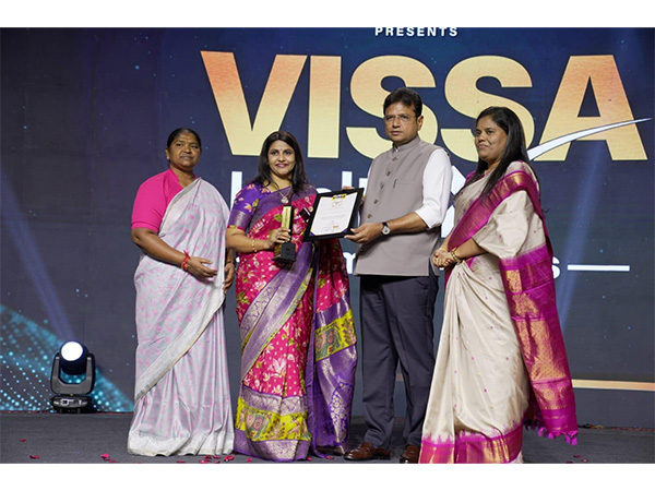 Dr. Swapna Chekuri Honored as "Hyderabad's Top Fertility Specialist" at Vissa TV Health X Awards 2025