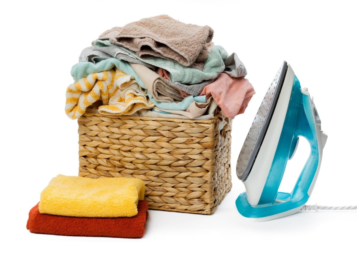 Key Features That Make a Difference in Dry and Steam Iron Box