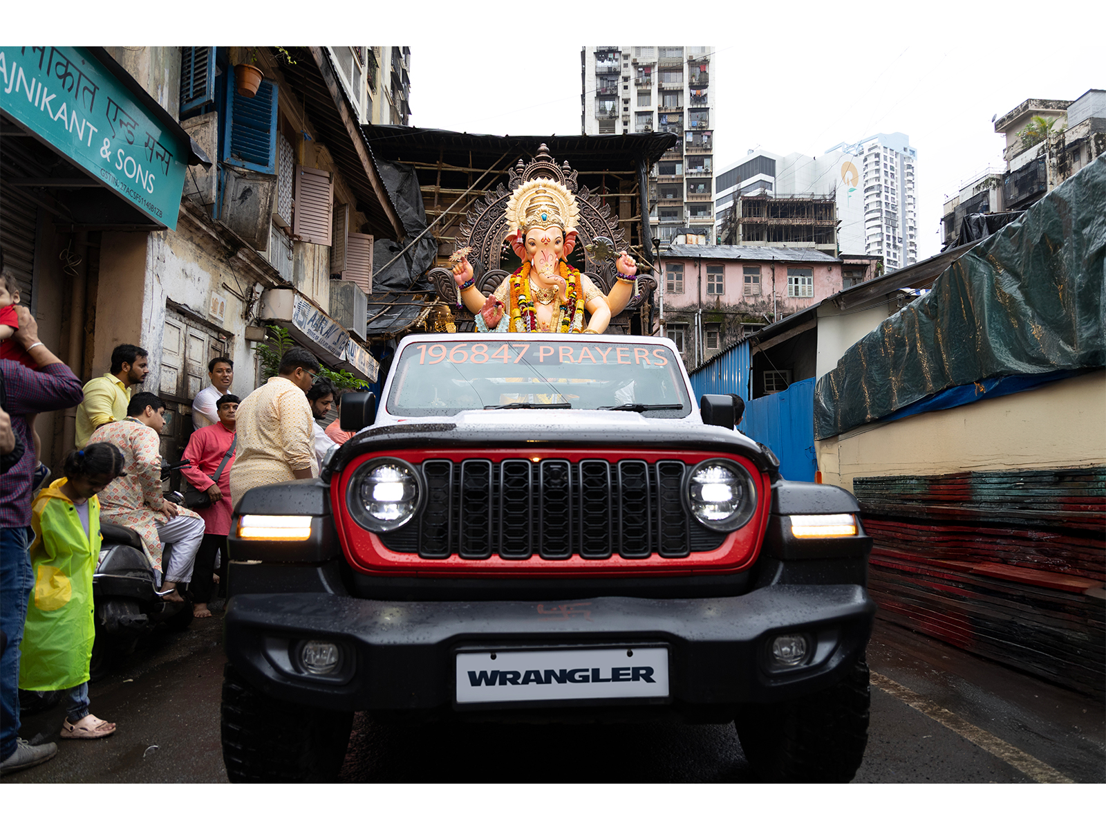 Jeep® India Carves a Record Path: Taking Culture, Faith and Innovation All the Way to Bappa