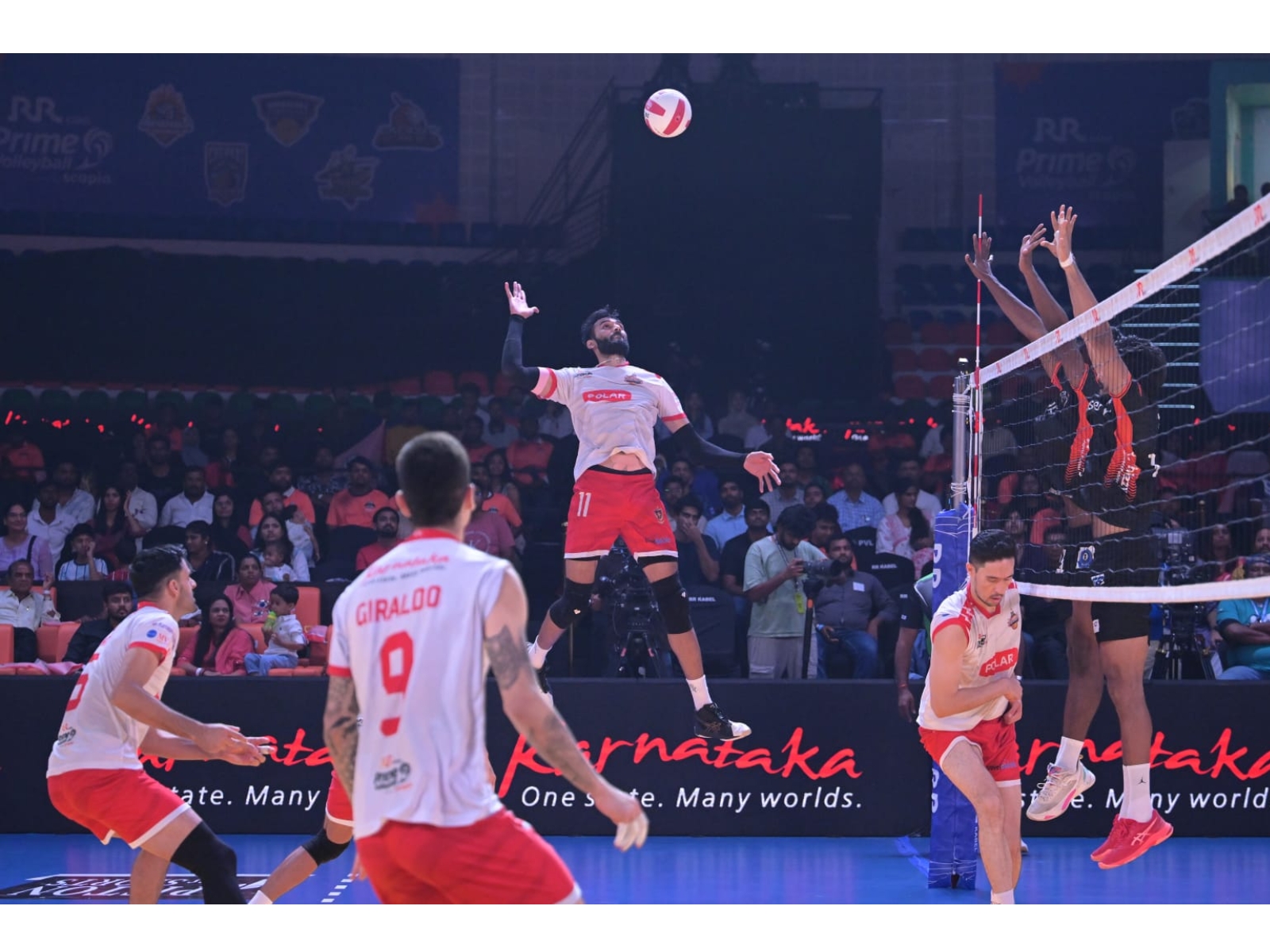 PVL 2025 Season 4 (Match 31): Kolkata Thunderbolts shine bright on Diwali night with 3-1 victory over Hyderabad Black Hawks
