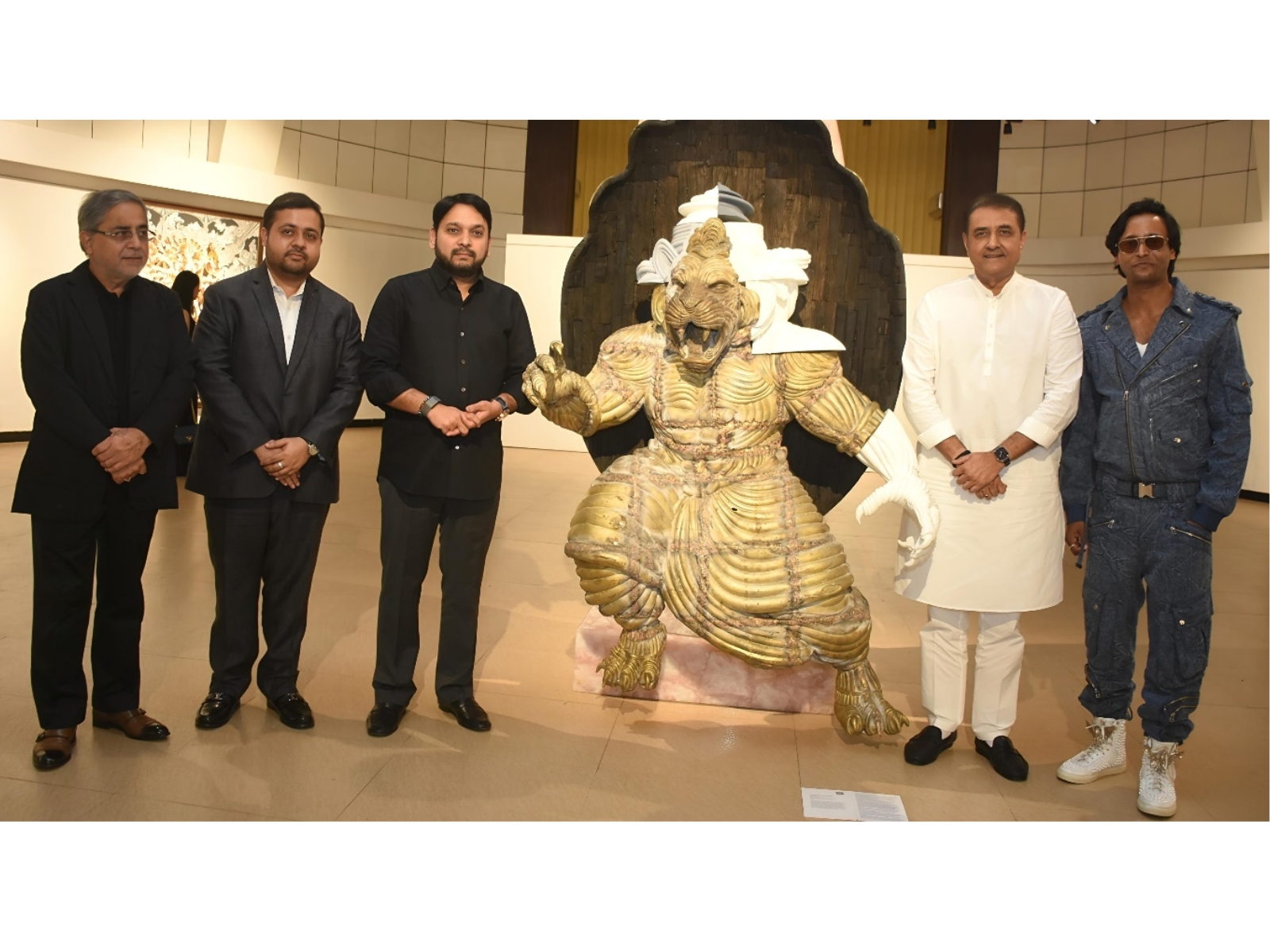 Mr. Praful Patel Inaugurates Artist Nandan Purkayastha's show at Jehangir Art Gallery