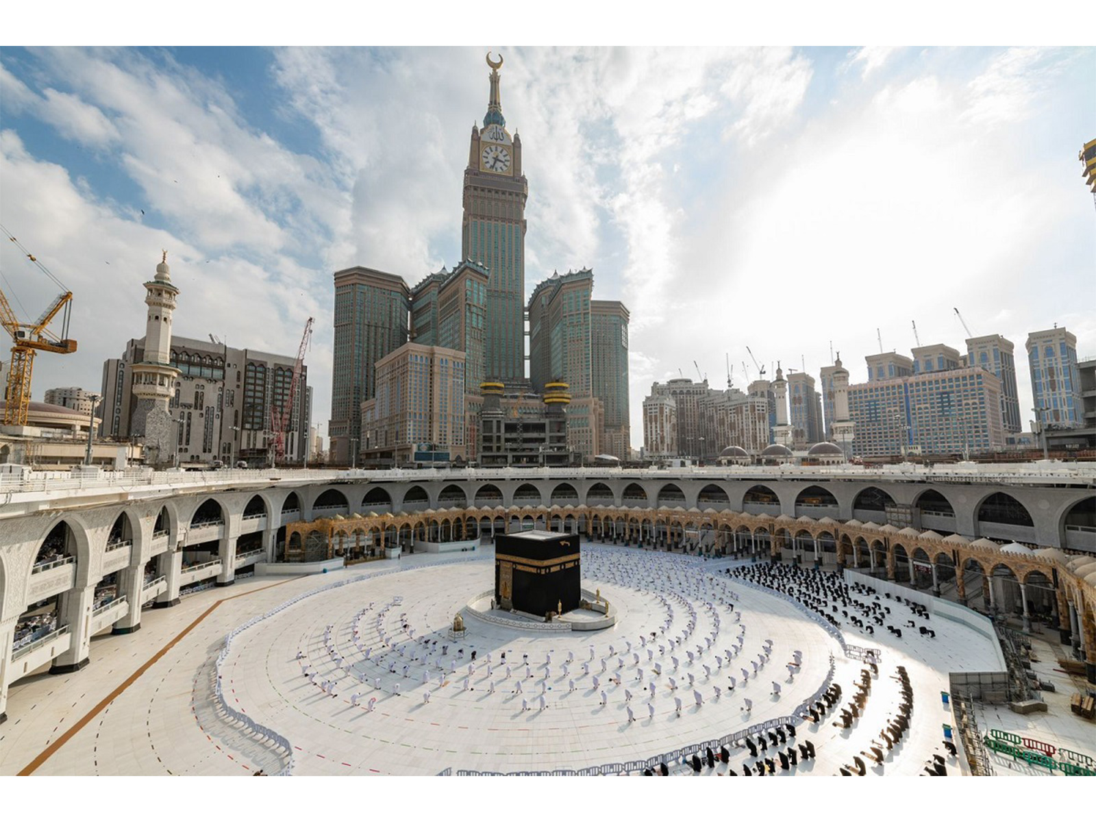 King Abdulaziz Foundation Hosts the "History of Hajj and the Two Holy Mosques" Forum in Jeddah