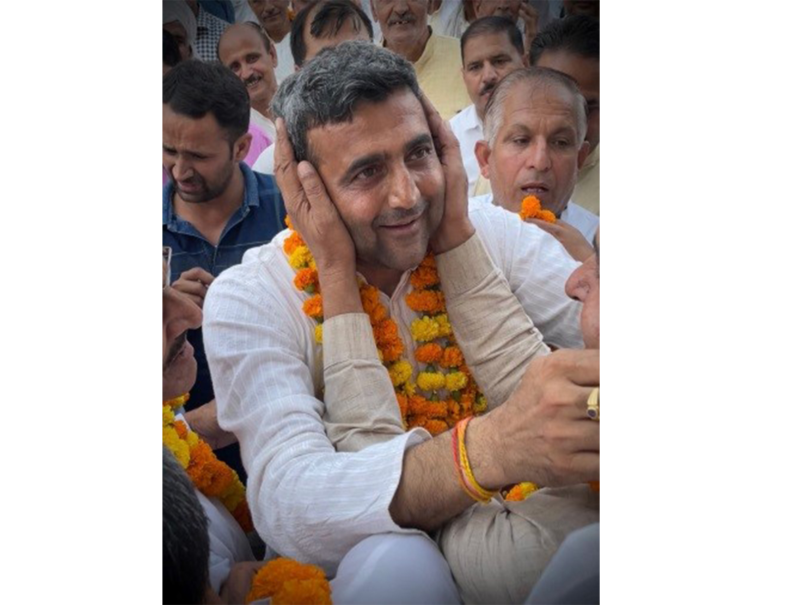 Built by Bees, Backed by Belief: A ₹1000 Cr Vision Born from Two Bee Boxes and One Rural Dream