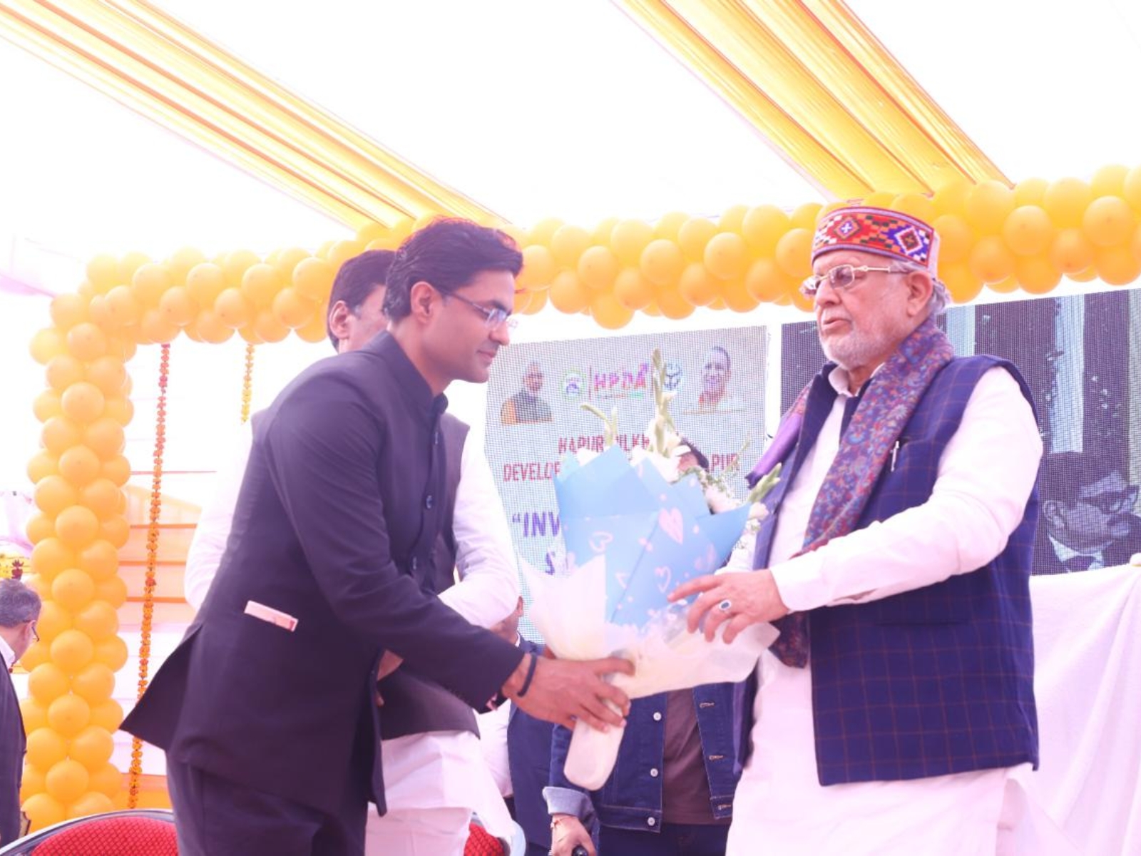 HPDA's 'Invest in Hapur' Summit 2025: Chief Guest Shri Suresh Kumar Khanna Praises Dr. Nitin Gaur's Efforts as HPDA's Financial Health and Development Surge