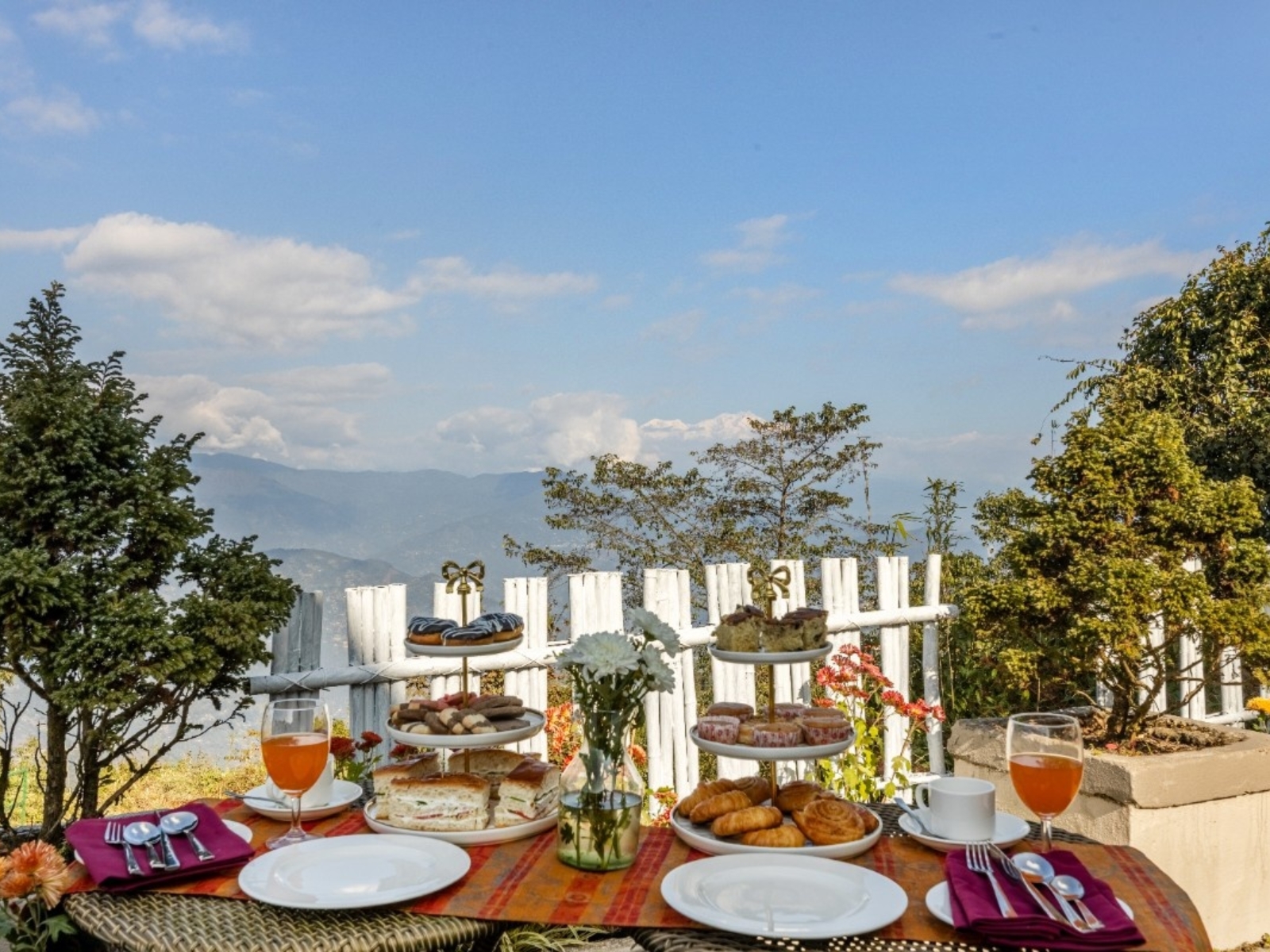 Sterling Darjeeling offers guests an immersive opportunity to experience uninterrupted Kanchenjunga views