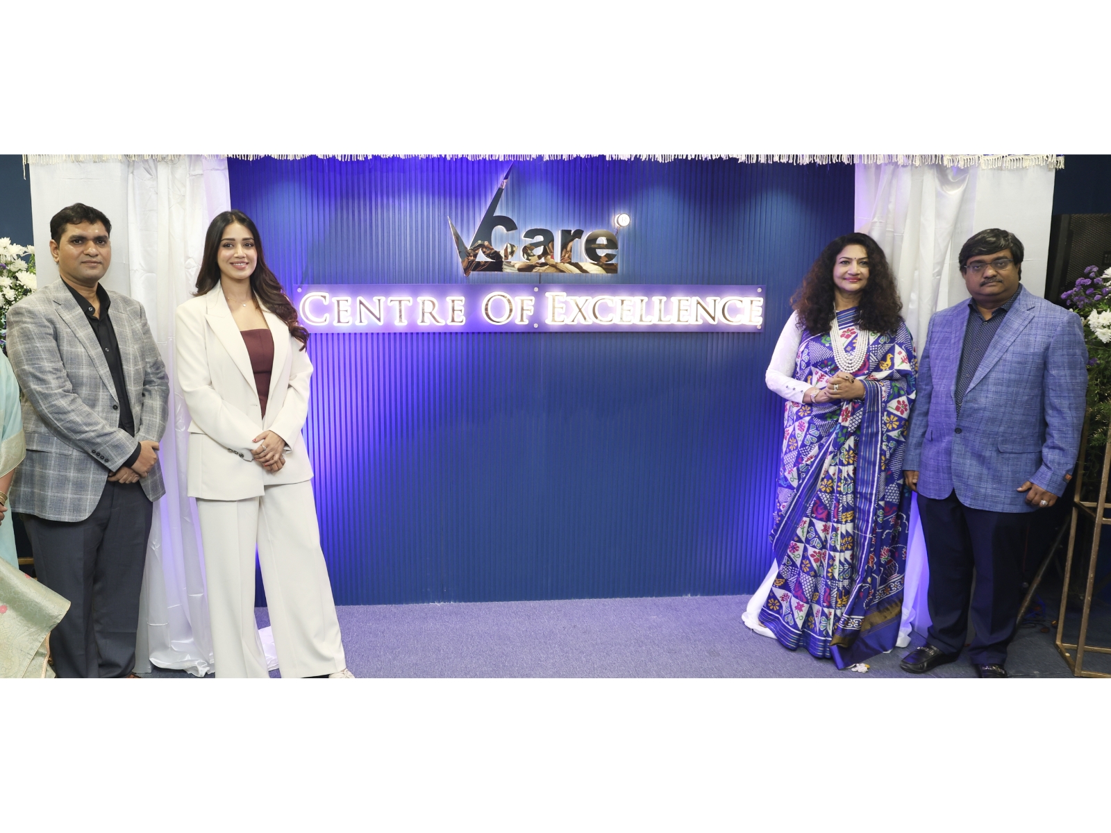 VCare Launches State-of-the-Art Centre of Excellence in Hyderabad; Unveils one of India's First 'Single-Day Facial Architecture'