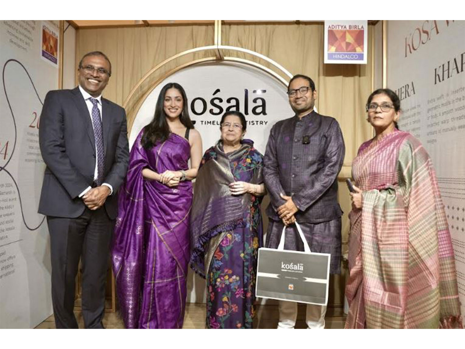 L-R: Satish Pai, Yami Gautam Dhar, Rajashree Birla, Saurabh Khedekar & Neeta Shah at the Kosala Boutique inauguration, Delhi
