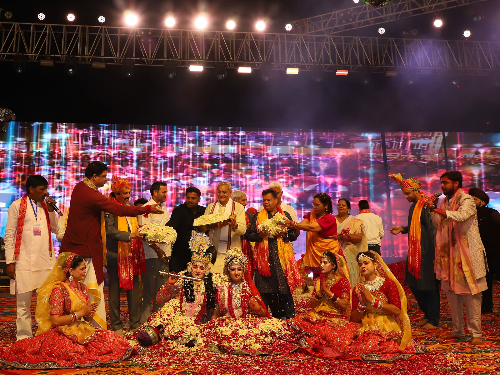 'Braj Ki Holi Omaxe Wali' came alive at Omaxe Eternity 2