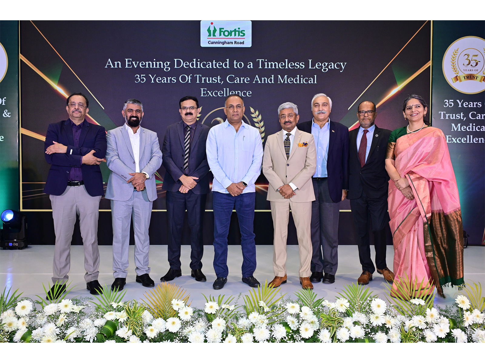 Shri Dinesh Gundu Rao, Hon'ble Minister for Health & Family Welfare, Govt of Karnataka, with senior clinicians & Fortis leadership at the 35yr celebration of Fortis Cunningham Road