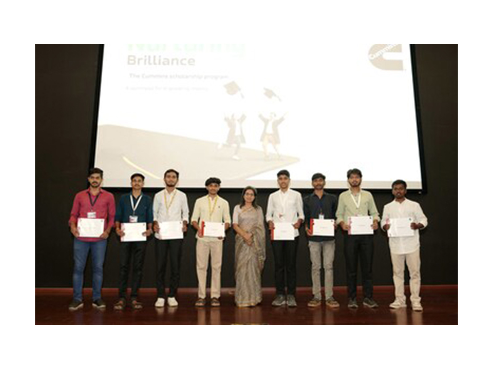 Shveta Arya, Regional Leader, Cummins India and MD, Cummins India Limited, (Fifth from left), Felicitating Batch Of 520 Meritorious Students at the Flagship 'Nurturing Brilliance' Program