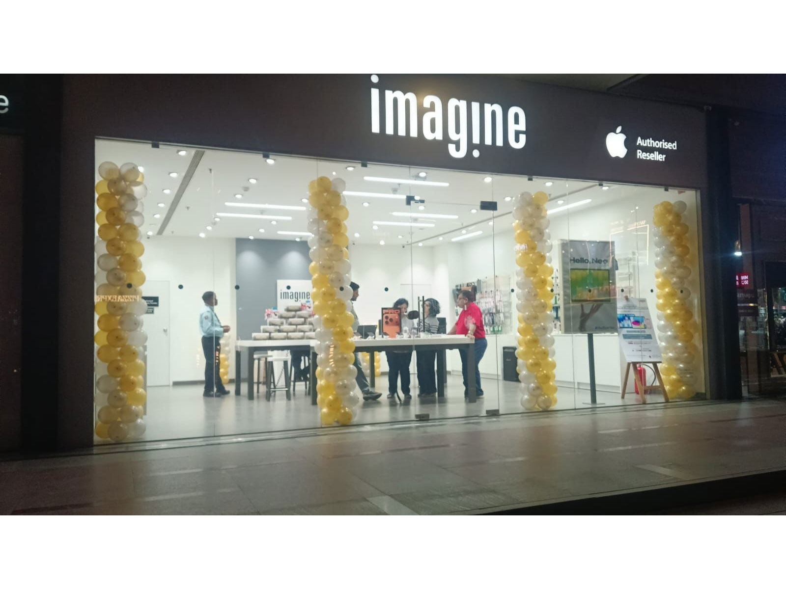  Imagine celebrates Worldmark Gurugram store's 5th anniversary and Iris Broadway's 4th anniversary with offers and in-store festivities