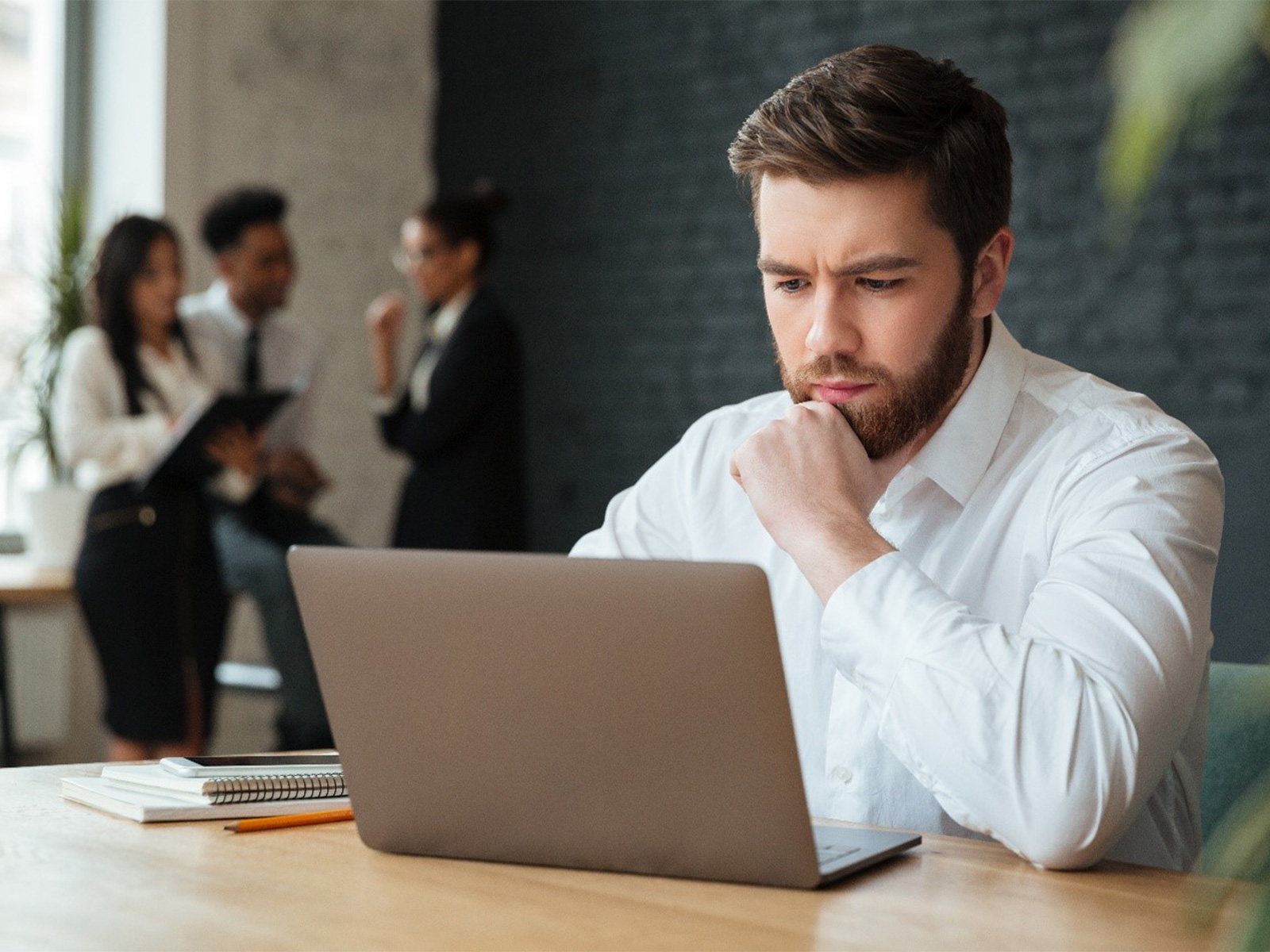 Zero-Balance Account vs Regular Savings Account: Key Differences Explained