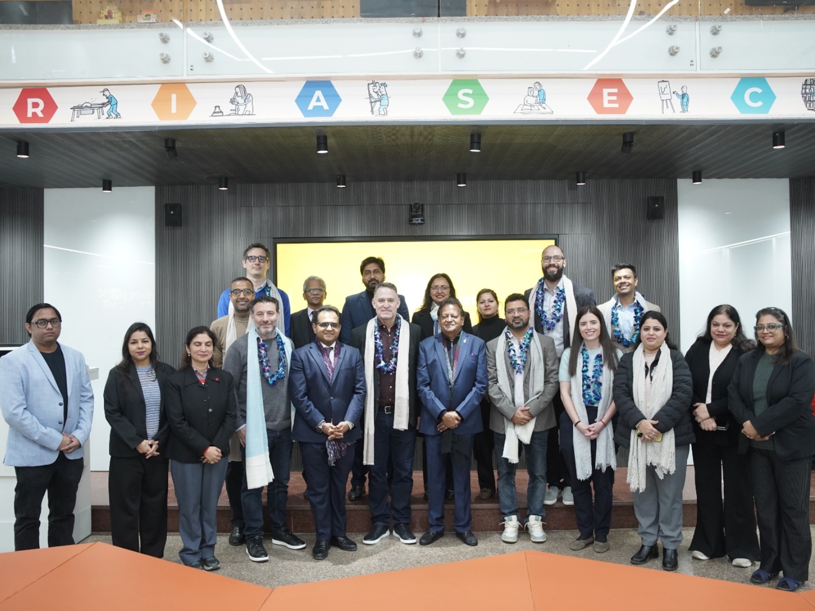 Ghaziabad's Top-Ranked School, Silverline Prestige School, Becomes First Private Institution in India to Host Google's Global Leadership Team