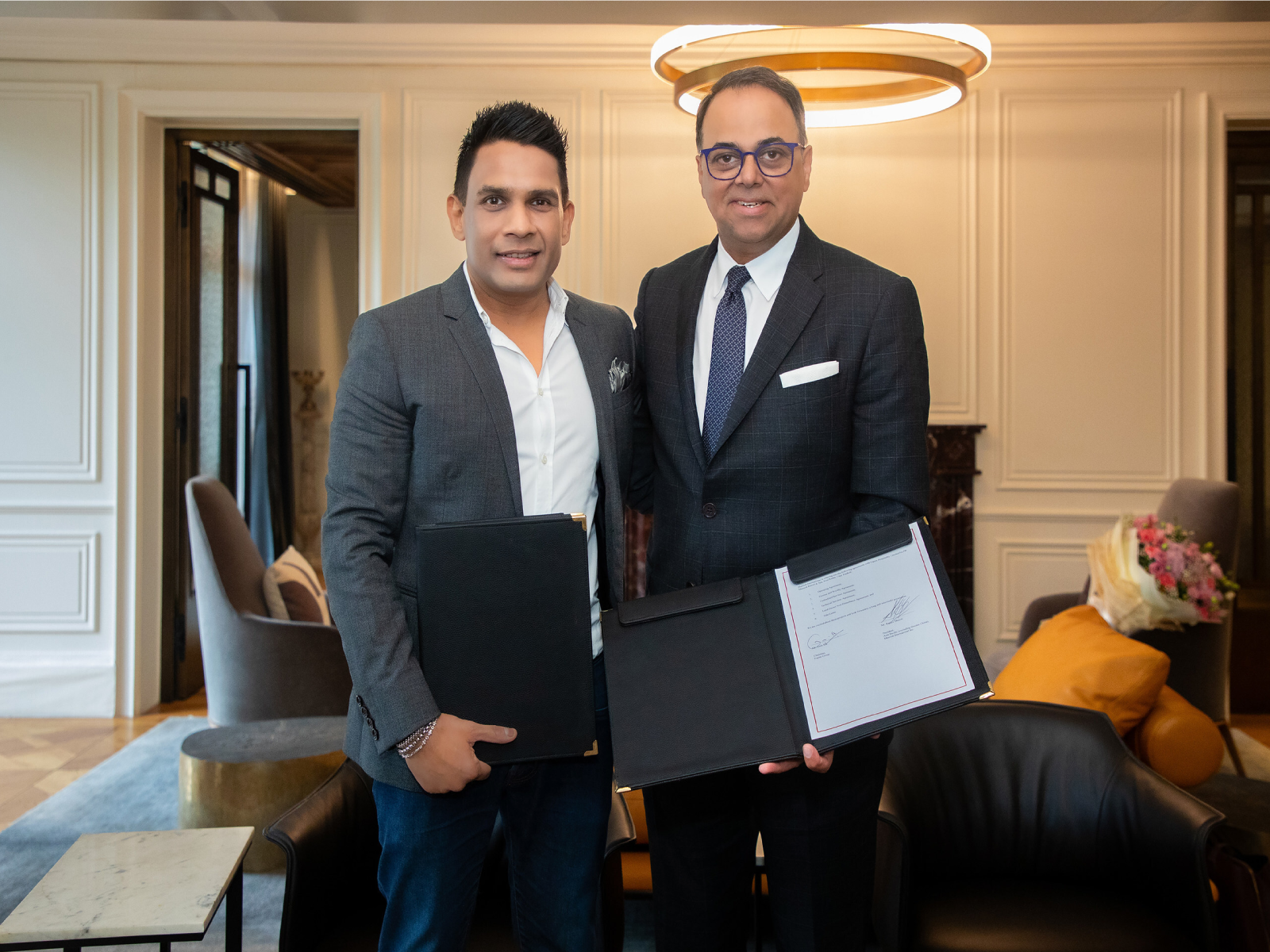 Signing ceremony (Mr. Amit Rai, Chairman of the Board, Espire Group and Mr. Rajeev Menon, President, Asia Pacific excluding China, Marriott International)