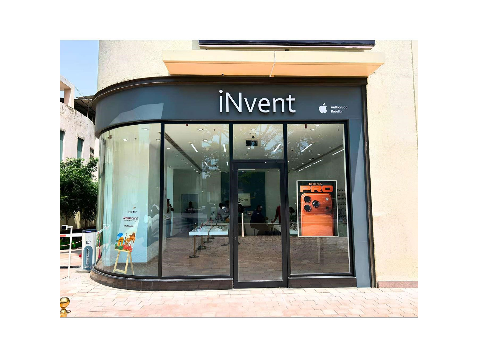 iNvent newly launched Apple store at Moti Nagar