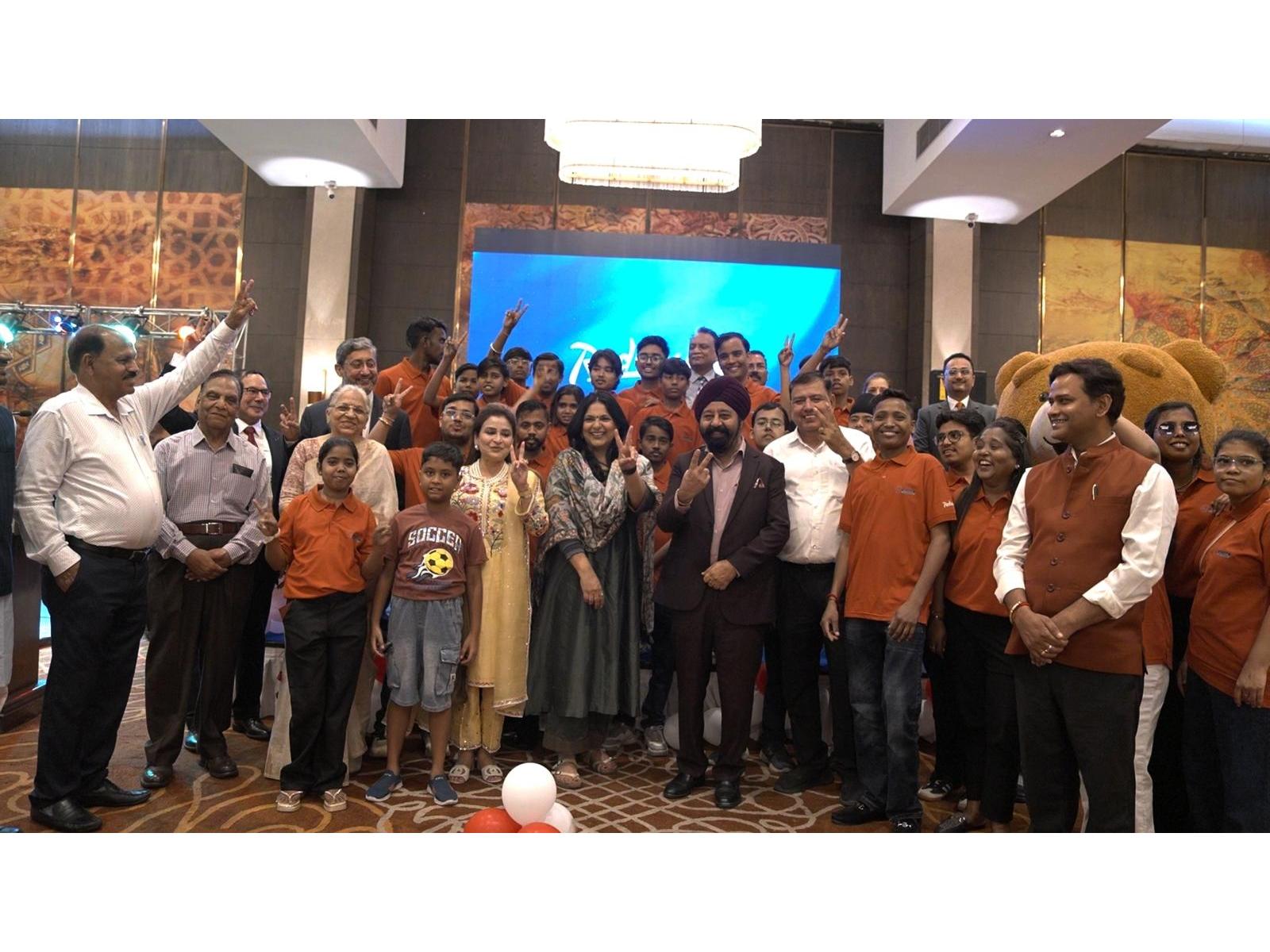 Ms Richa Anirudh with Mr. S.S. Banga (Victora Life Foundation) 